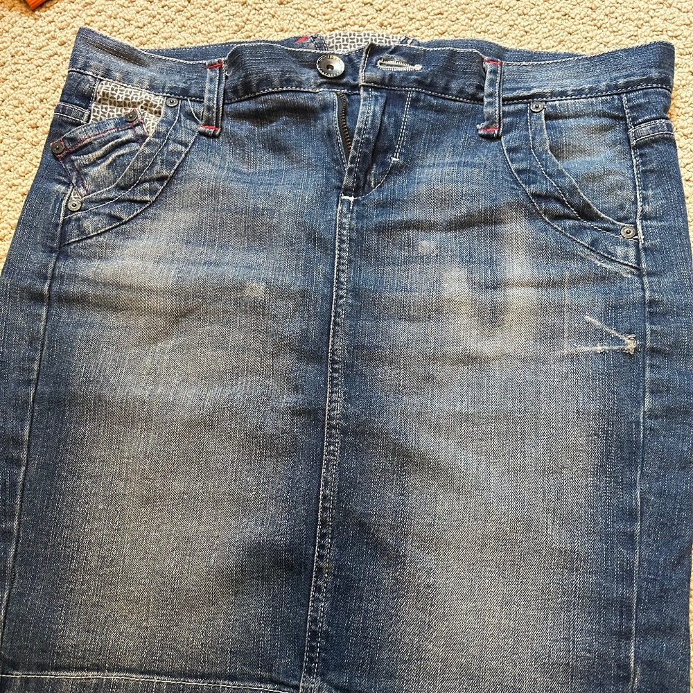 United Colors of Benetton Slightly distressed denim skirt